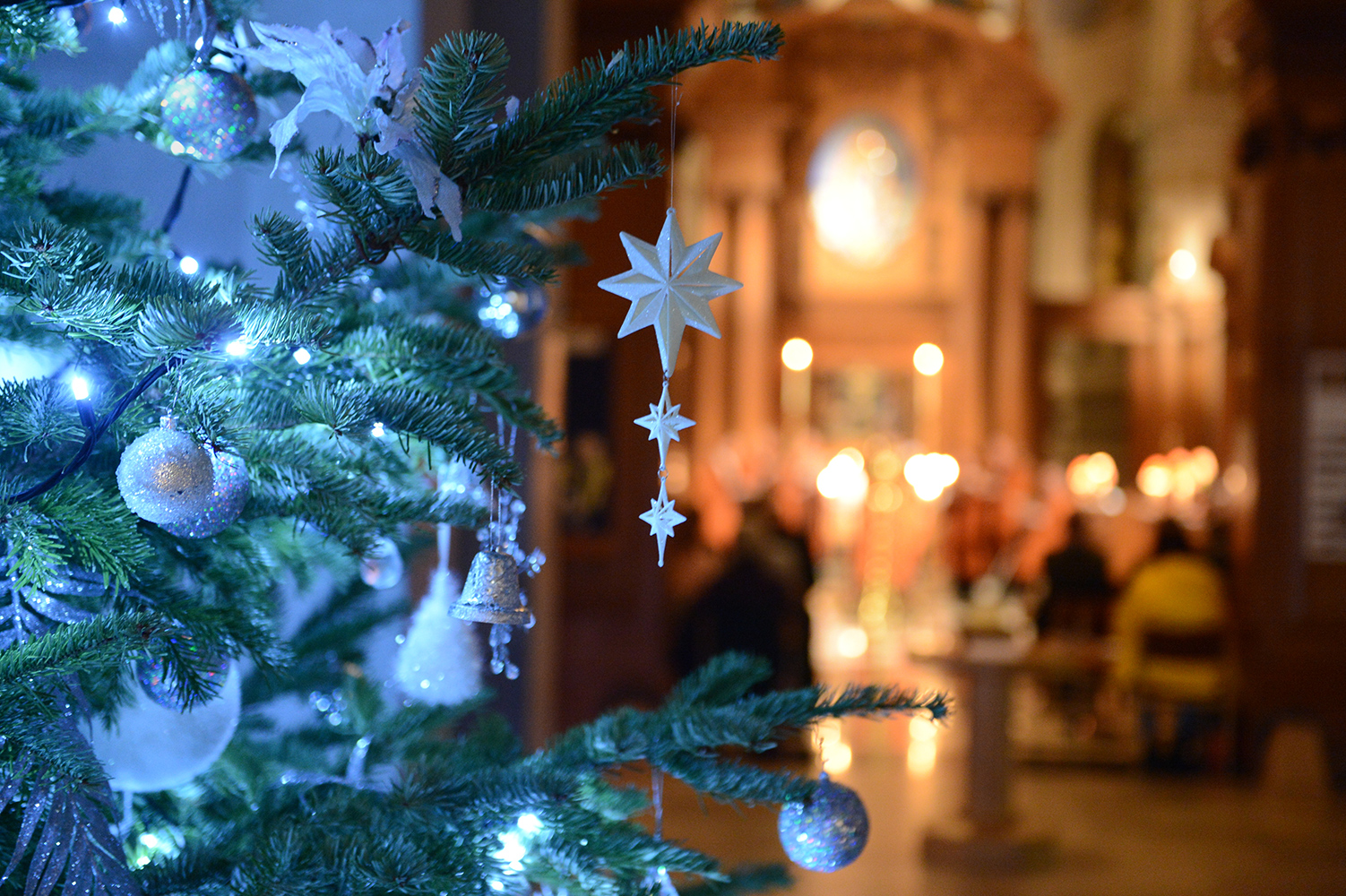 Full church for Christmas service at St Bride's